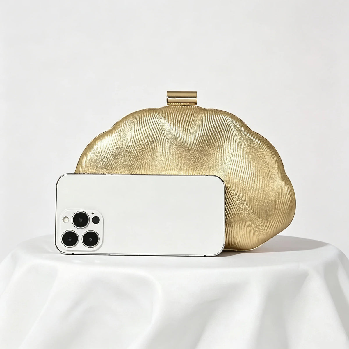 Women Cloud Shape Metallic Sequined Clutch Bag With Crossbody Chain